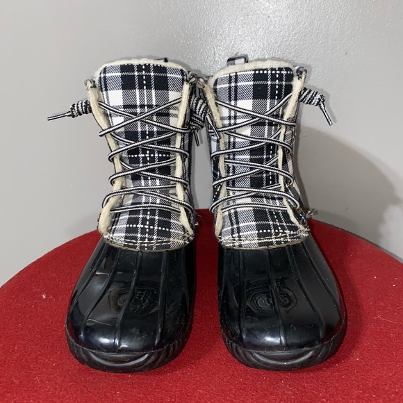 Plaid Duck Boots - Picture 3 of 6